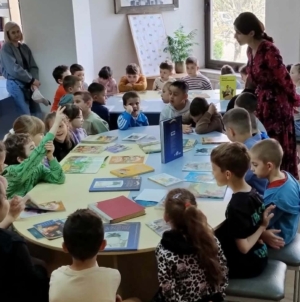 Școlarii și preșcolarii au descoperit universul literar al Otiliei Cazimir, la Biblioteca Județeană „Petre Dulfu”