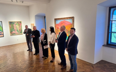 Lucrări importante din patrimoniul Școlii de pictură de la Baia Mare au fost vernisate pe simezele Palatului Episcopal Romano-Catolic din Oradea