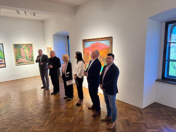 Lucrări importante din patrimoniul Școlii de pictură de la Baia Mare au fost vernisate pe simezele Palatului Episcopal Romano-Catolic din Oradea