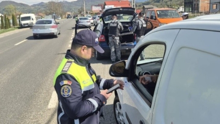 100 de amenzi date într-o singură zi în urma unor controale în zonele trecerilor la nivel cu calea ferată