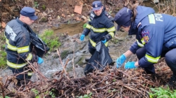 Pompieri la curățenie