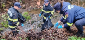 Pompieri la curățenie