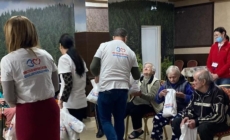Gesturi de suflet din partea asistenților medicali comunitari pentru vârstnicii din Centrul „Rustic” Baia Sprie