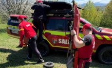 Intervenție a salvamontiștilor în sprijinul unui bărbat rănit într-o zonă cu acces dificil din Baia Sprie