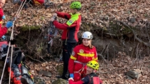 Intervenție a salvamontiștilor cu o tiroliană improvizată în sprijinul unui bărbat accidentat