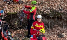 Intervenție a salvamontiștilor cu o tiroliană improvizată în sprijinul unui bărbat accidentat