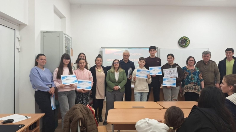 Activitate literară dedicată elevilor Școlii Gimnaziale Satulung, alături de Cenaclul Scriitorilor din Maramureș