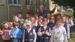 Elevii de la Școala Gimnazială Nr. 9 Borșa, implicați în activitățile de înfrumusețare a școlii