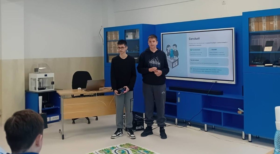 Elevii Lazar Răzvan și Roșca Rareș din Baia Mare, calificați la etapa națională a Olimpiadei de Creativitate Științifică