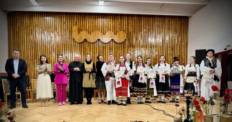 Eleve ale Școlii Populare de Artă din Baia Mare, premiate în cadrul Festivalului Concurs Național „Cât îi Maramureșu”, ediția a VI-a