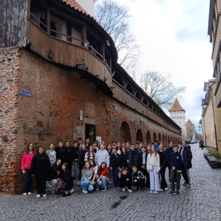 Elevii de la Școala Gimnazială Nr. 9 Borșa au pășit pe urmele istoriei, în cadrul excursiei în Transilvania