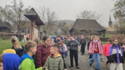 Peste 1300 de elevi din Maramureș și din țară au vizitat Muzeul Satului din Baia Mare în această săptămână