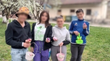 Copiii de la Centrul de Primire în Regim de Urgență Sighetu Marmației au avut parte de o vânătoare distractivă de ouă colorate