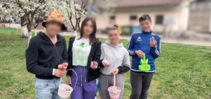 Copiii de la Centrul de Primire în Regim de Urgență Sighetu Marmației au avut parte de o vânătoare distractivă de ouă colorate