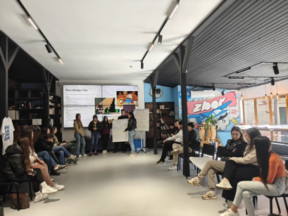 Elevii de liceu sunt invitați să ia parte la lansarea proiectului „Tineri și Antreprenori”, la Zbor Hub Baia Mare