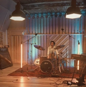 Pe 16 mai: ROOM FOR THREE – Jazz Organ Trio, live la Centrul de Artă Contemporană Colonia Pictorilor din Baia Mare