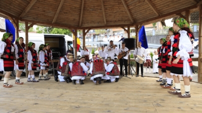 De Rusalii are loc cea de-a XXIII-a ediție a tradiționalului evenimentului „Învârtita Vălenarilor”
