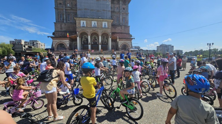 La Catedrala Episcopală din Baia Mare va avea loc concursul „Micul Biciclist Creștin”, ediția a XIII-a