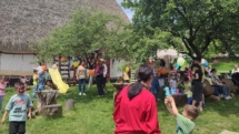 „1 Iunie în Satul Copilăriei”: O zi plină de jocuri, ateliere și surprize la Muzeul Satului din Baia Mare
