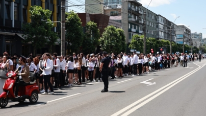 „Parada Absolvenților” revine în Baia Mare; Rareș urcă pe scena celui mai mare eveniment dedicat tinerilor absolvenți