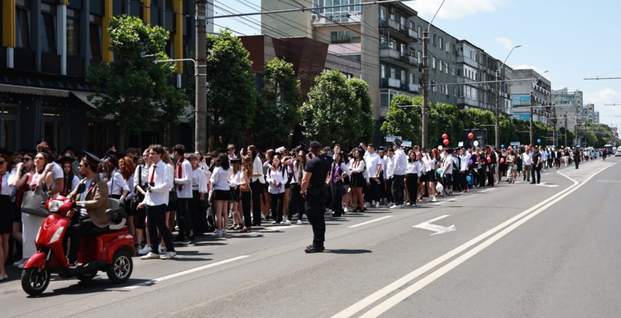 „Parada Absolvenților” revine în Baia Mare; Rareș urcă pe scena celui mai mare eveniment dedicat tinerilor absolvenți