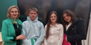 Elevi ai Școlii Gimnaziale „Ion Luca Caragiale” Baia Mare, calificați la Olimpiada Națională de Dezbateri pentru juniori