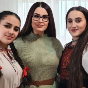 Două eleve ale Clubului de Artă Zestrea din Baia Mare reprezintă Maramureșul la Festivalul Concurs Național de Interpretare a Cântecului Popular Românesc „Valeria Peter Predescu”