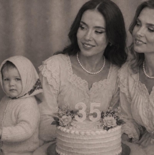 Artistele Suzana și Daciana Vlad au împlinit 35 de ani: „În suflet purtăm încă acele două fetițe care se țineau de mână fără să știe cât de repede va trece timpul”