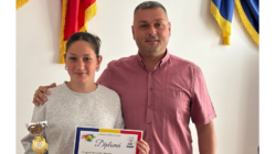 Tenismena Raluka Matei, vicecampioană națională la dublu U14, felicitată de autoritățile din Tăuții-Măgherăuș