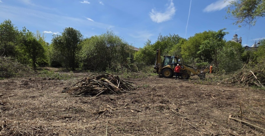 Tăuții Măgherăuș: Au început lucrările pentru amenajarea spațiului verde din zona Lac Hoșteze