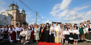 PS Părinte Iustin a târnosit biserica din Tăuții Măgherăuș