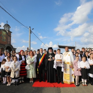 PS Părinte Iustin a târnosit biserica din Tăuții Măgherăuș