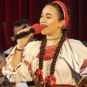 Victoria Petrenciuc aduce în Maramureș premiul III al Concursului Național de Interpretare a Cântecului Popular Românesc „Valeria Peter Predescu”