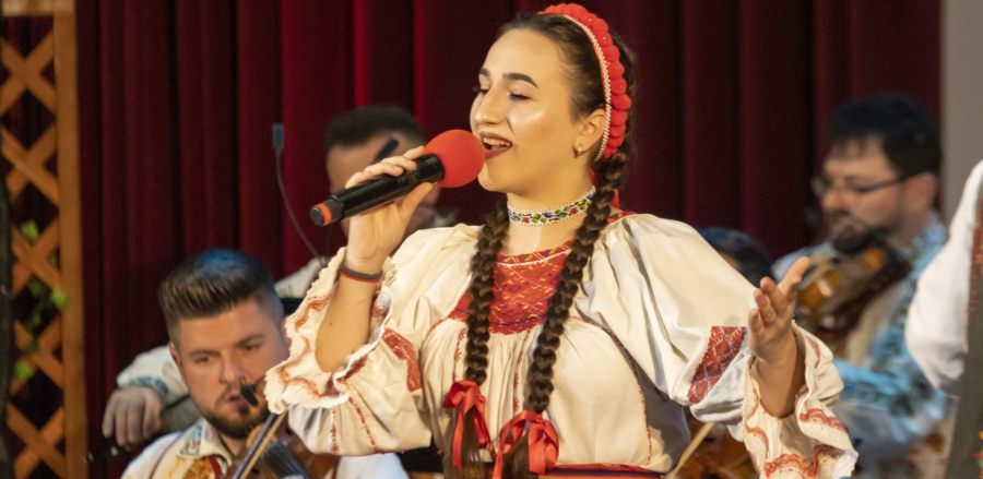 Victoria Petrenciuc aduce în Maramureș premiul III al Concursului Național de Interpretare a Cântecului Popular Românesc „Valeria Peter Predescu”