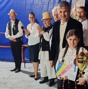Sofia Dragoș a câștigat Trofeul secțiunii solist vocal la Festivalul-concurs „Danțu’ Tinerilor” de la Bobota
