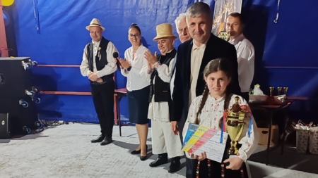 Sofia Dragoș a câștigat Trofeul secțiunii solist vocal la Festivalul-concurs „Danțu’ Tinerilor” de la Bobota