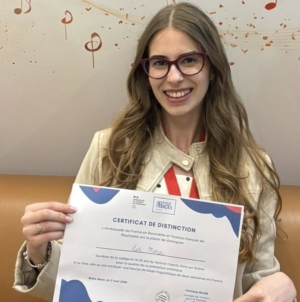 Talentata Mara Zah a obținut Marele Premiu la categoria 18-25 ani în cadrul Festivalului Național „Chants, sons sur scène”