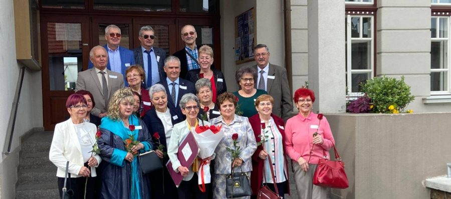 Întâlnire emoționantă la 50 de ani de la absolvirea Colegiului Național „Gheorghe Șincai” Baia Mare