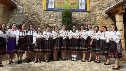 Țara Lăpușului, promovată în Spania de grupul tradițional „Zestrea” din Rogoz la aniversarea a 25 de ani de misiune ortodoxă românească
