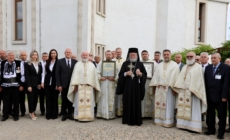 PS Părinte Iustin, în mijlocul credincioșilor din Satu Mare de Praznicul Înălțării Domnului – Ziua Eroilor și sărbătoarea Sfinților Împărați Constantin și Elena