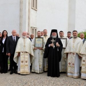 PS Părinte Iustin, în mijlocul credincioșilor din Satu Mare de Praznicul Înălțării Domnului – Ziua Eroilor și sărbătoarea Sfinților Împărați Constantin și Elena