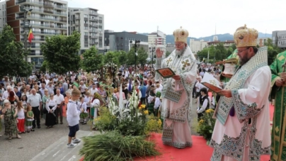Programul liturgic al ierarhilor de Praznicul Pogorârii Sfântului Duh
