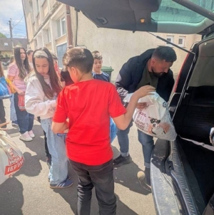 Exemplu de solidaritate: elevii și profesorii sprijină o cauză nobilă