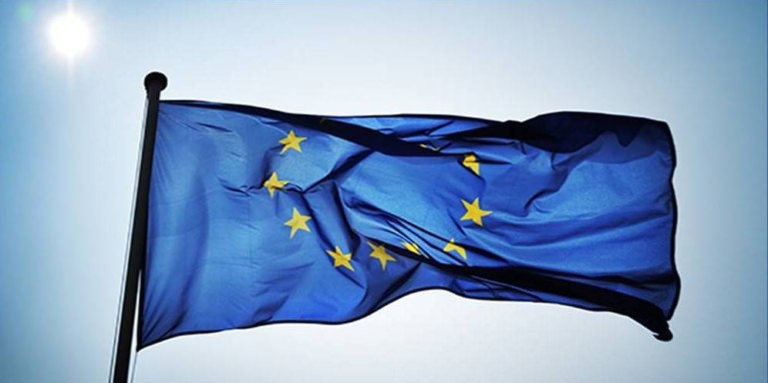 Astăzi se împlinesc 40 de ani de la adoptarea steagului european de către Comunitatea Europeană