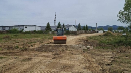 Trafic deviat la Satu Nou de Jos: a început amenajarea unei rute alternative