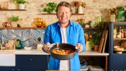 27 mai 1975, s-a născut celebrul bucătar Jamie Oliver