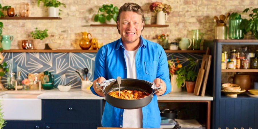 27 mai 1975, s-a născut celebrul bucătar Jamie Oliver