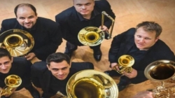 Concert baroc la Baia Mare: „Muzica Cetății” aduce eleganța alămurilor în Biserica „Sfânta Cruce”