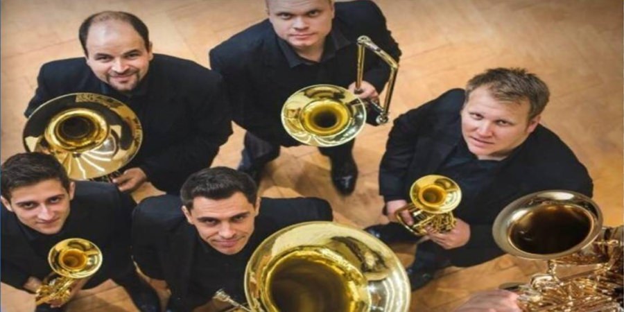 Concert baroc la Baia Mare: „Muzica Cetății” aduce eleganța alămurilor în Biserica „Sfânta Cruce”