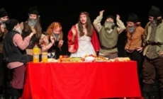Trupa PROSCENIUM aduce teatrul în Parcul Grădina Morii din Sighet